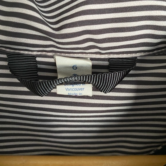 Lululemon spring jacket 6 - Picture 4 of 4